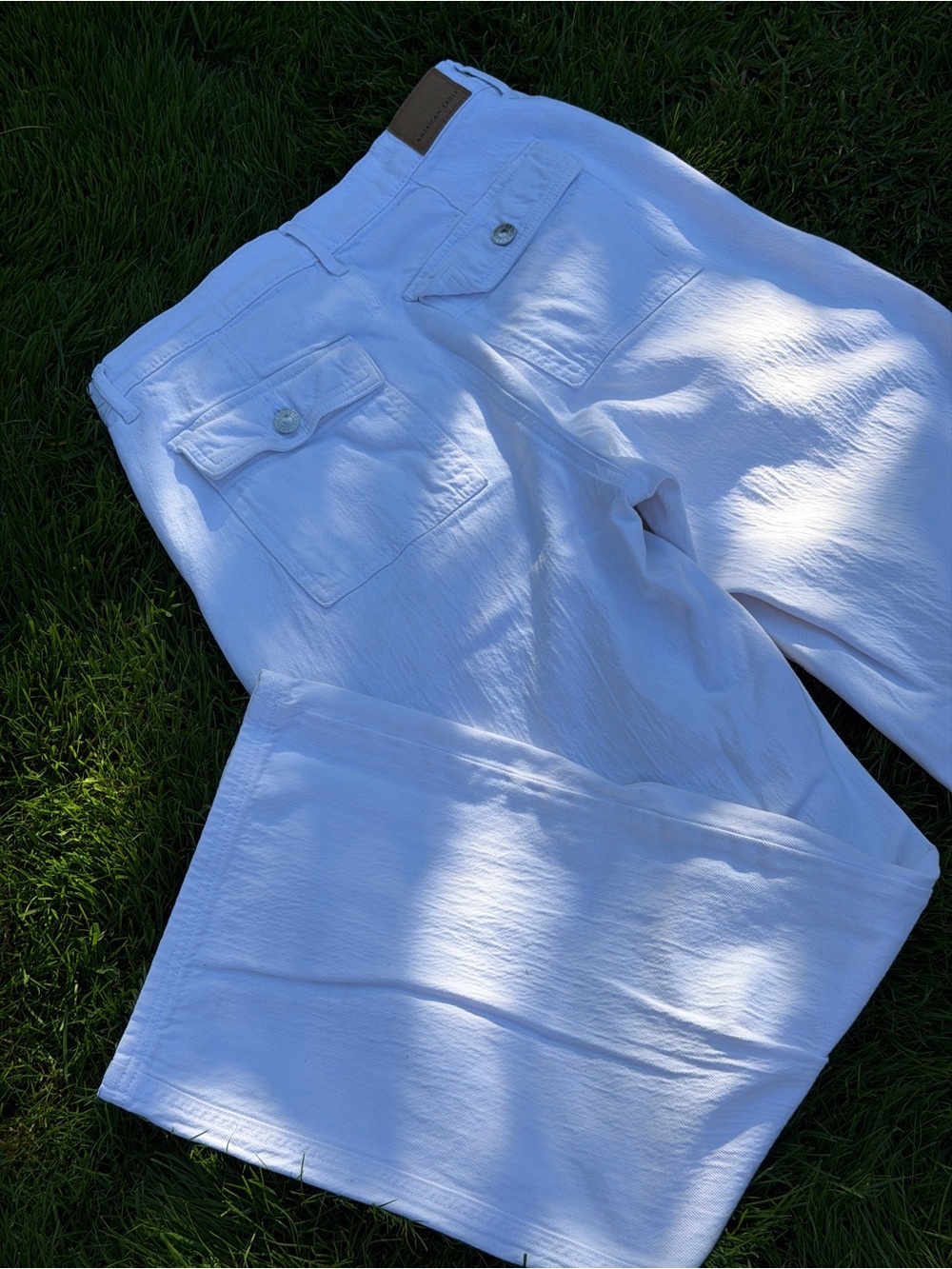 American Eagle White Stretch Jeans